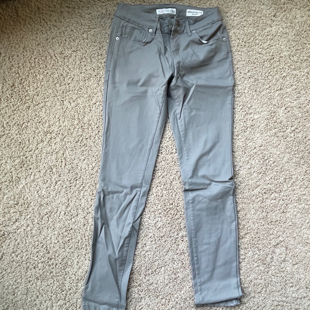 Guess Coated Medium Rise Skinny Gray Jeans (Size 28)